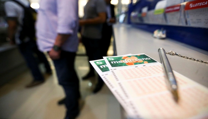 Mega-Sena pode pagar R$ 27 milhões no sorteio de hoje