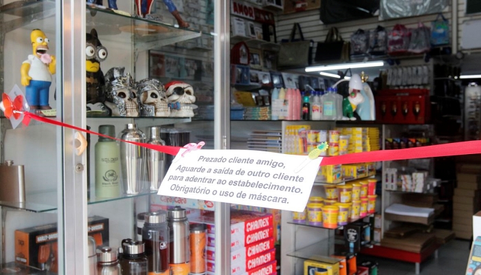 Efeitos negativos da covid-19 impactaram 44% das empresas em julho