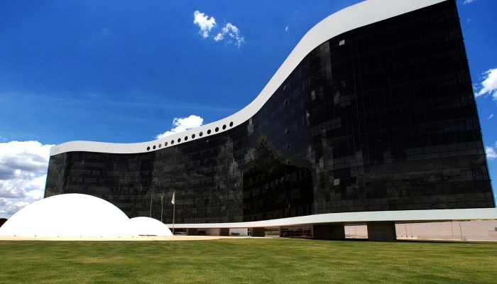 TSE: Moraes vota a favor de cotas do Fundo Eleitoral para negros