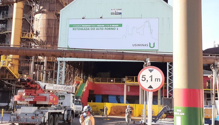 Reativação de forno da Usiminas ajudará na retomada econômica