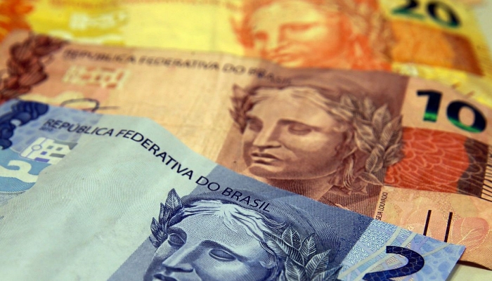 Endividamento e inadimplência crescem no país em agosto, diz CNC