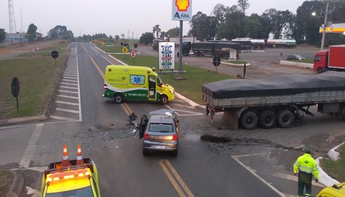 Candói - Ecocataratas atende colisão entre carro e caminhão na BR 277