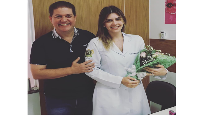 Laranjeiras - No “Dia do Médico” prefeito Berto Silva faz homenagem a sua filha a médica Tamires 