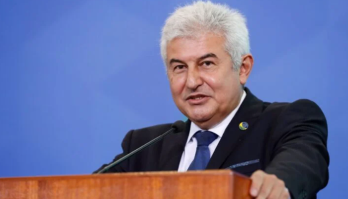 Para governo, vermífugo pode reduzir carga viral da Covid na fase inicial