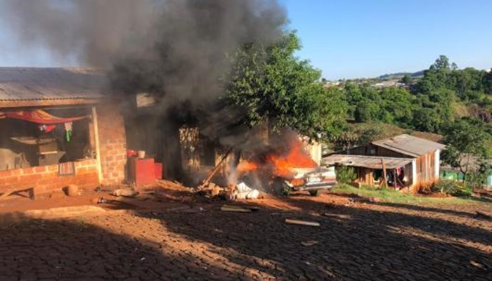 Catanduvas - Após briga homem ateia fogo em veículo da família 