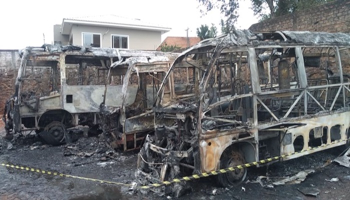 Campo Bonito - Prefeito Toninho traz mais detalhes sobre o incêndio que destruiu três ônibus da Prefeitura 