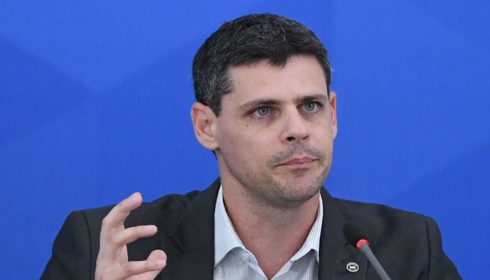 Bolsa Família poderá atender mais pessoas, diz secretário do Tesouro