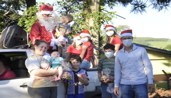 Catanduvas - Chegada do Papai Noel em Catanduvas. Momentos mágicos para a Criançada 