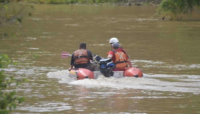 Nova Laranjeiras - Corpo de Bombeiros procuram corpo nas águas do Rio Guarani