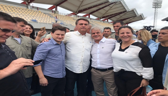 Ibema - Prefeita Viviane Comiran participa da visita do Presidente em Cascavel