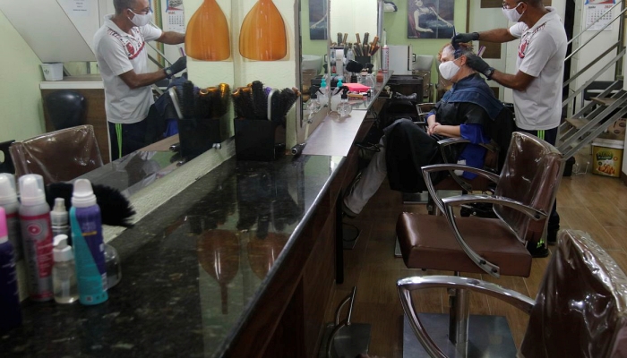 Serviços registram queda de 7,8% em 2020, revela pesquisa do IBGE