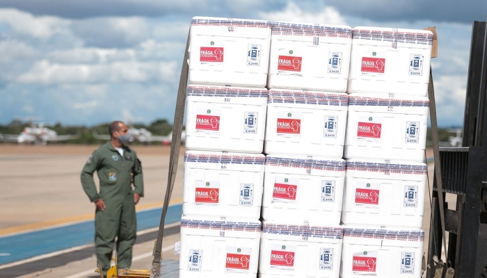 Empresa doa 5 mil caixas térmicas para transporte de vacinas
