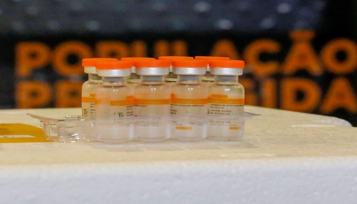 Paraná vai receber 2,4 milhões de doses de vacina até março