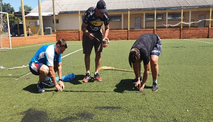 Guaraniaçu - Secretaria Municipal de Esportes continua fazendo a manutenção e reparos em quadras, praças e playgrounds