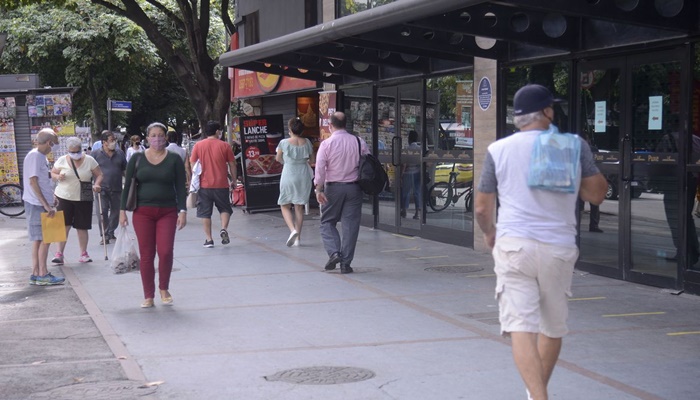 Confiança do empresário do comércio cai em fevereiro, diz CNC