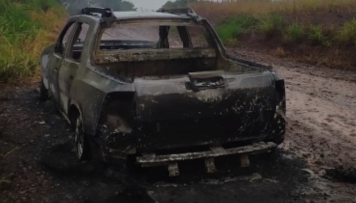 Ibema - PM recupera veículo furtado da Prefeitura de Ibema; ele foi localizado queimado em Jesuítas