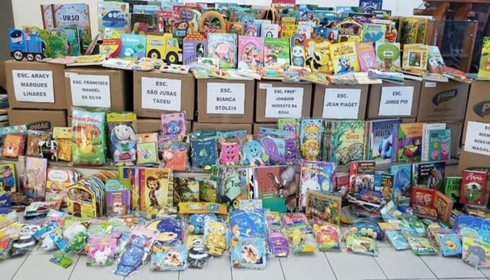 Guaraniaçu - Secretaria de Educação adquiriu quase duas mil obras de literatura infantil para as escolas 