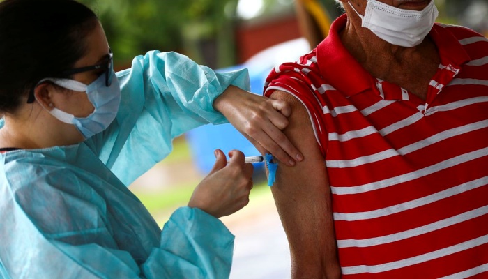 DF faz agendamento para vacinar outros profissionais ligados à saúde