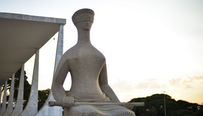 Ministra do STF suspende decretos que ampliaram acesso a armas