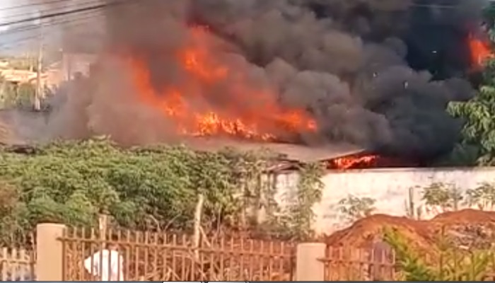 Quedas - Incêndio destrói residência na manhã deste domingo 