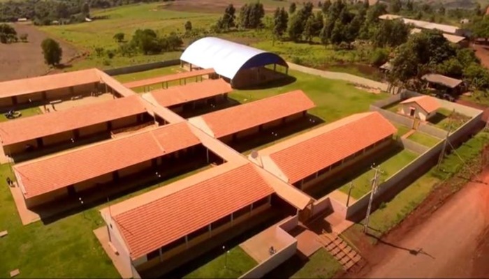 Quedas - Colégio Chico Mendes e CEEBJA recebem recursos para equipar salas