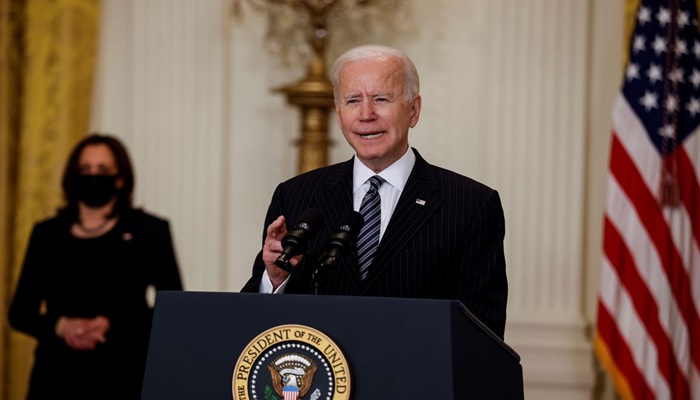 Biden enviará vacinas aprovadas nos EUA ao exterior pela primeira vez