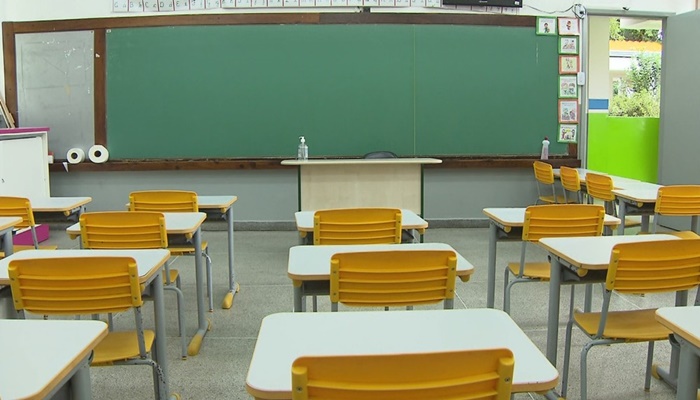 600 escolas estaduais retomam aulas presenciais no Paraná a partir desta segunda dia 24