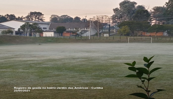 Mais um amanhecer gelado no Paraná