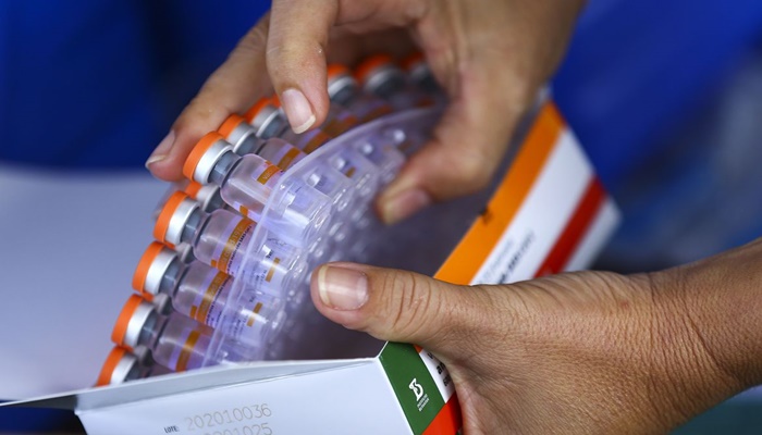 Saiba como funciona a chamada "xepa da vacina"