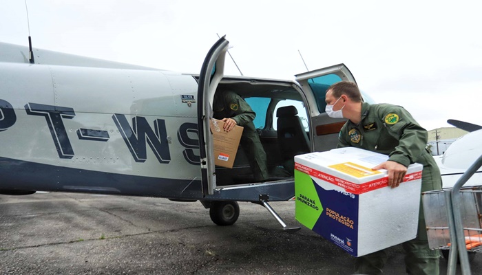 Aeronaves da Casa Militar somam nove dias ininterruptos em horas de voo na entrega de vacinas