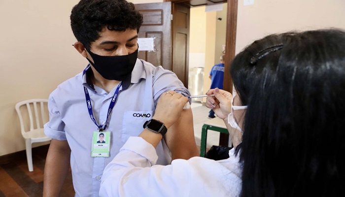 Mais de 11 mil trabalhadores portuários já foram vacinados no Paraná