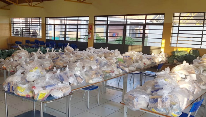 Escolas estaduais realizaram a sétima entrega de alimentos do ano
