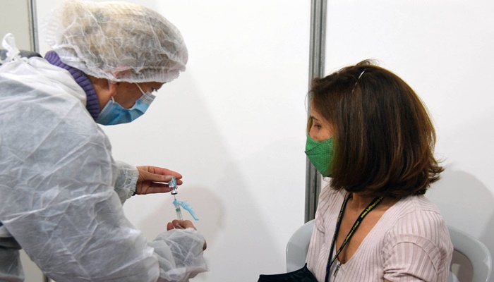 5,5 milhões de vacinas contra a Covid-19 já foram aplicadas em paranaenses