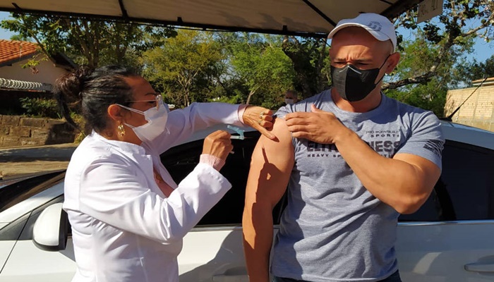 Paraná já aplicou mais de 6 milhões de vacinas contra Covid-19