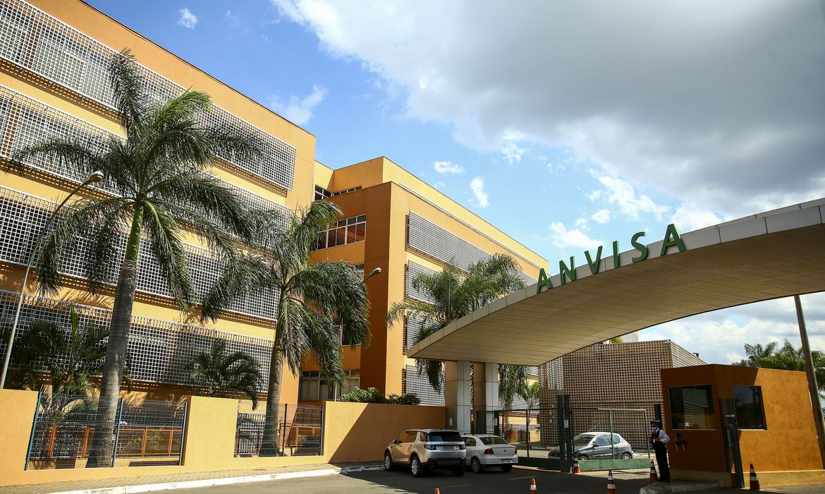 Covid-19: Anvisa prorroga regras especiais para medicamentos e vacinas