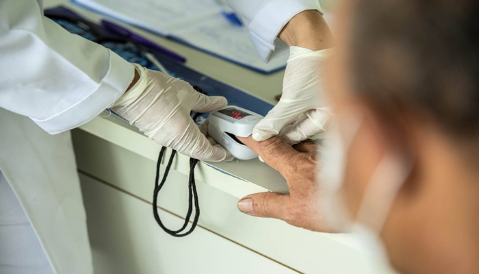 Taxa de transmissão chega ao menor índice do ano; ocupação das UTIs diminui para 81%