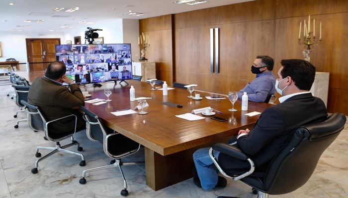 Com aval do Ministério da Saúde, Paraná receberá lote extra com 90 mil vacinas para região da fronteira