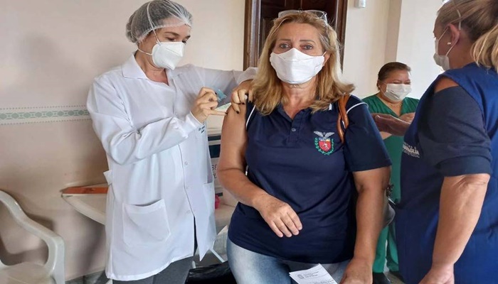 Vacinação foi fundamental para rede estadual retomar as aulas presenciais com segurança