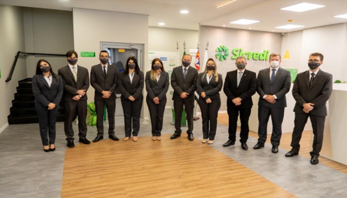 Grandes Lagos inaugura nova agência do Sicredi em Santos