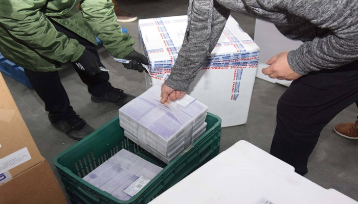 Com lote da Pfizer, Paraná recebe mais 209,1 mil doses; distribuição começa nesta terça