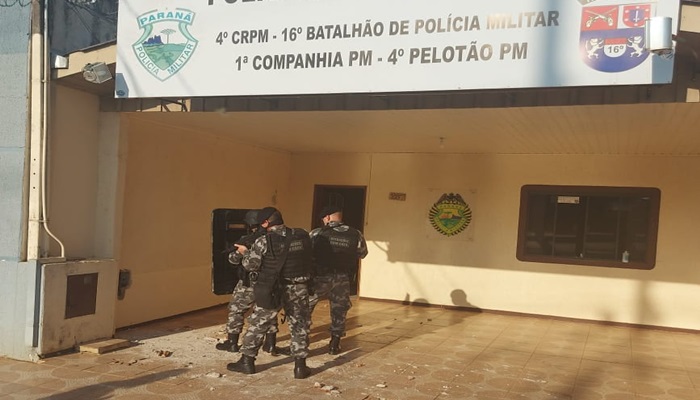 Pinhão - PM e CHOQUE frustam tentativa de fuga de presos da Delegacia de Pinhão
