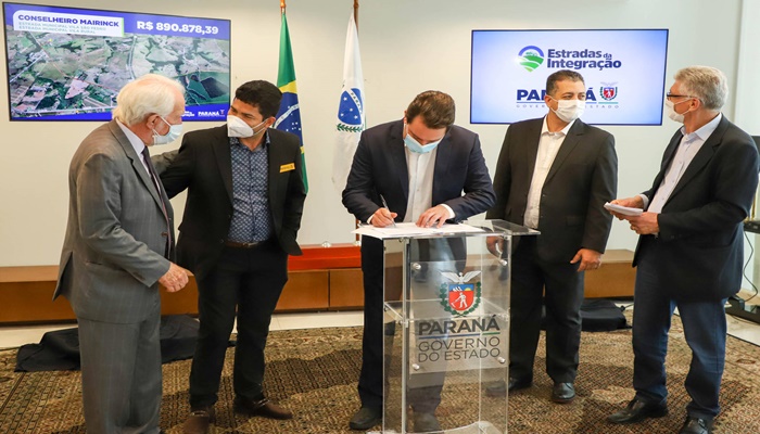 Governador libera R$ 14,2 milhões para pavimentação de estradas rurais em 15 municípios