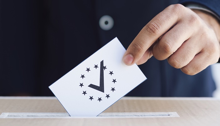Mudanças no Código Eleitoral preveem quarentena para servidores disputarem eleições e restringem pesquisas