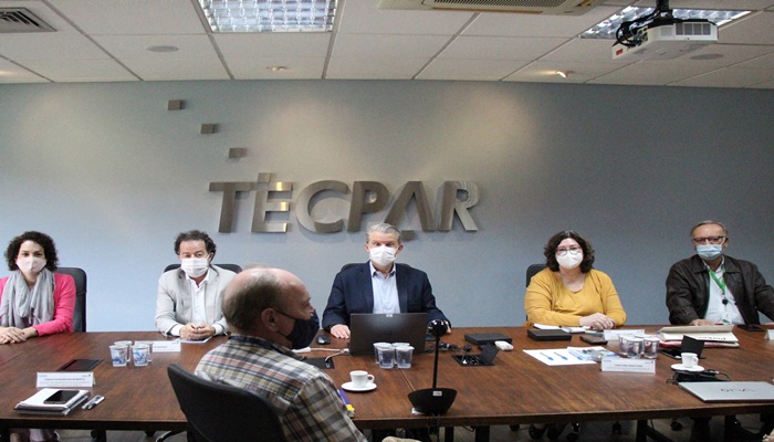 Tecpar e Fiocruz avaliam retomada de produção de insumos para vacinas