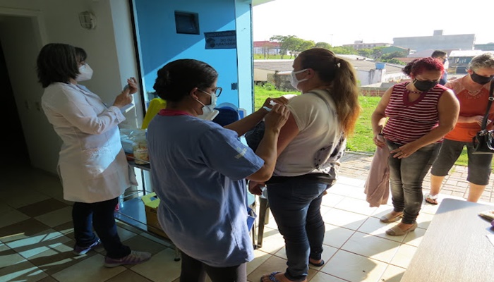 Rio Bonito - Município segue com a vacinação para jovens de 12 a 17 anos