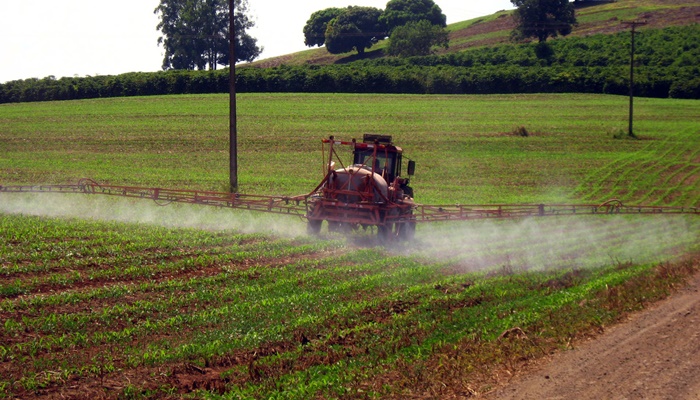 Novo decreto do governo federal sobre agrotóxicos exige capacitação para aplicadores
