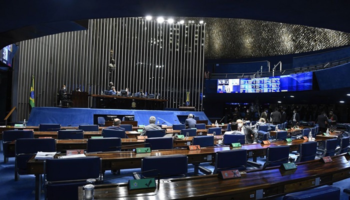 Senado aprova medida provisória que cria Auxílio Brasil