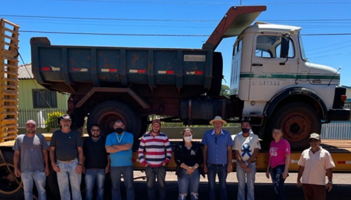 Ibema - A prefeitura recebeu a doação de um caminhão basculante que fará parte da frota do município