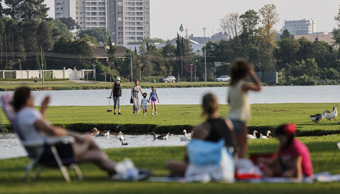 Verão começa nesta terça-feira sob influência de La Niña no Paraná