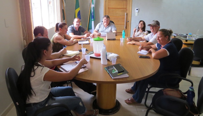 Rio Bonito - Reunião inicia discussão sobre programação de aniversário do município 